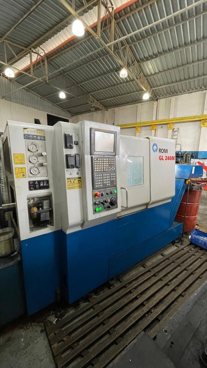 CNC GL-240 Romi — torneamento CNC
